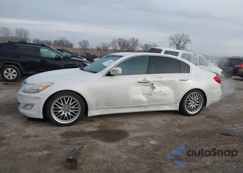 2013 Hyundai Genesis 3.8 z USA, uszkodzony, nr VIN KMHGC4DD8DU235847